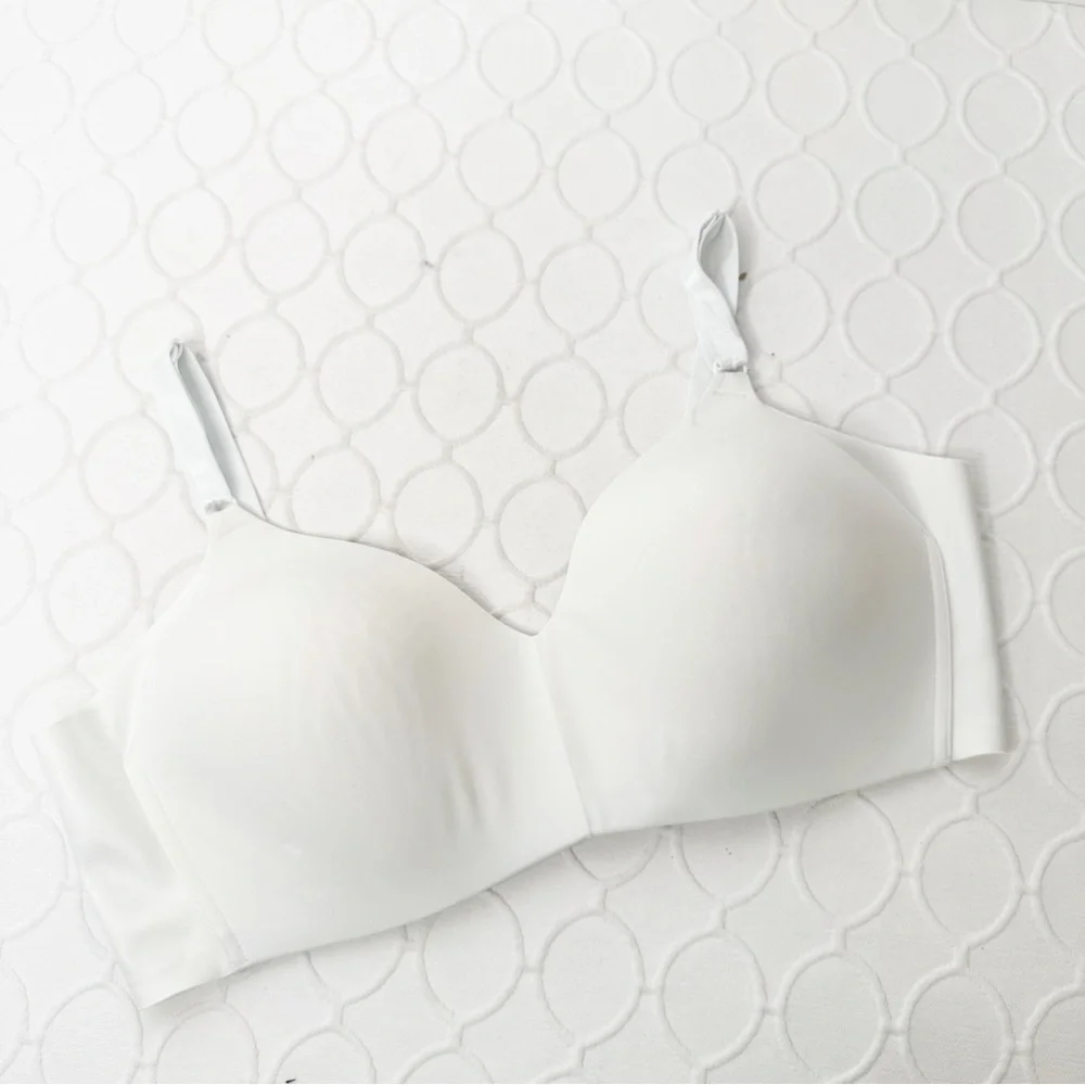 Warner's Womens Bra White Wirefree Smooth Adjustable Straps Light Padded 38D - Picture 4 of 5